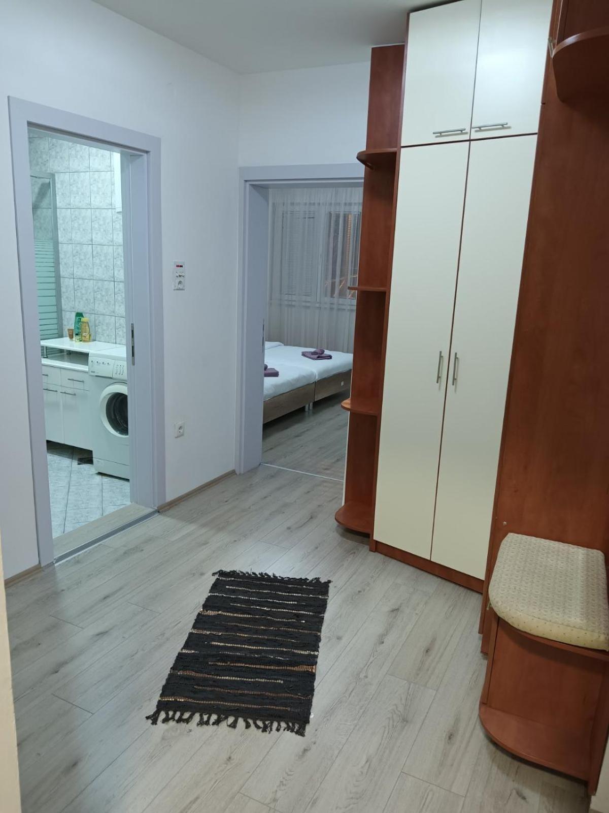 Premium Square Apartment Skopje Bagian luar foto