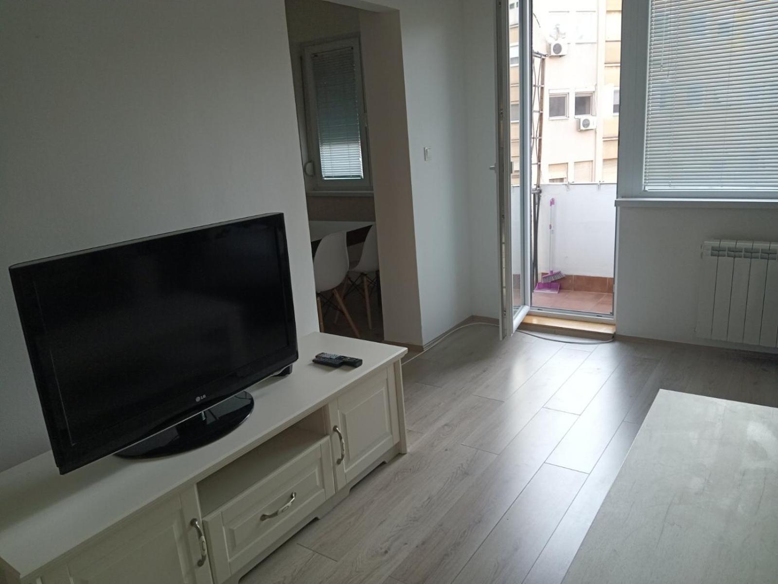 Premium Square Apartment Skopje Bagian luar foto