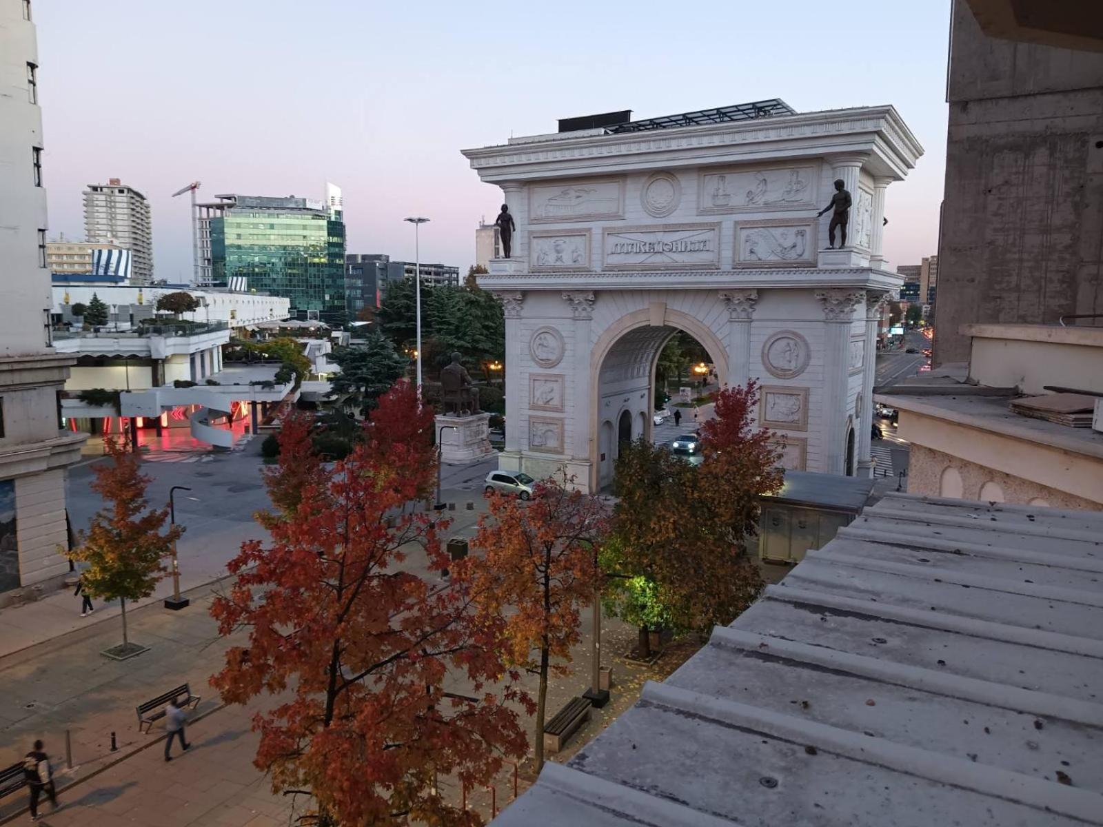 Premium Square Apartment Skopje Bagian luar foto