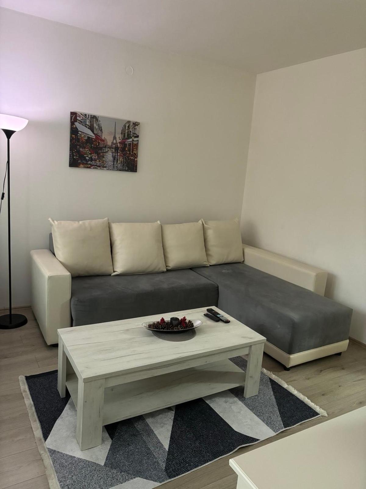 Premium Square Apartment Skopje Bagian luar foto